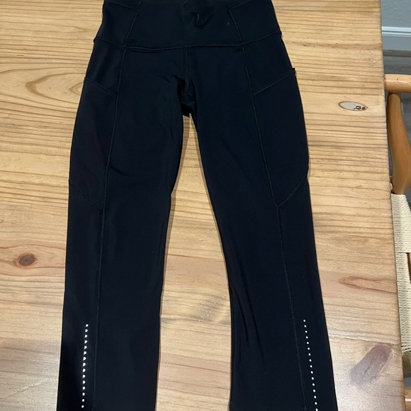 Lululemon fast and free crop size 4 - Picture 1 of 3